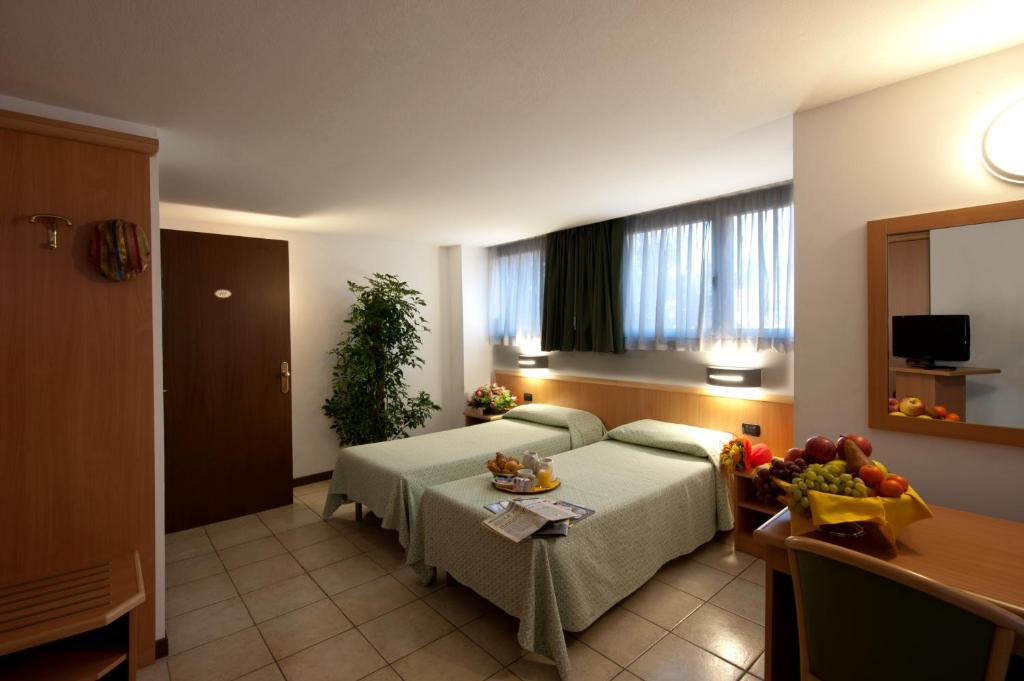 Hotel Roma Cassano Magnago الغرفة الصورة