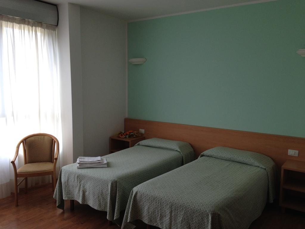 Hotel Roma Cassano Magnago المظهر الخارجي الصورة