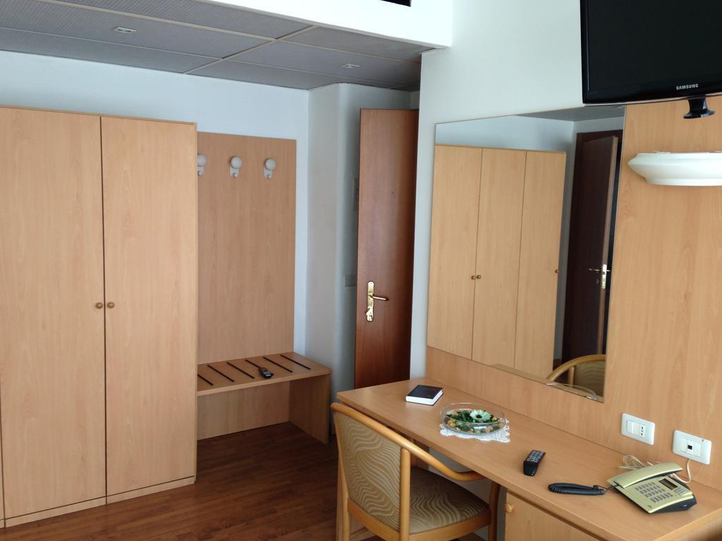 Hotel Roma Cassano Magnago المظهر الخارجي الصورة